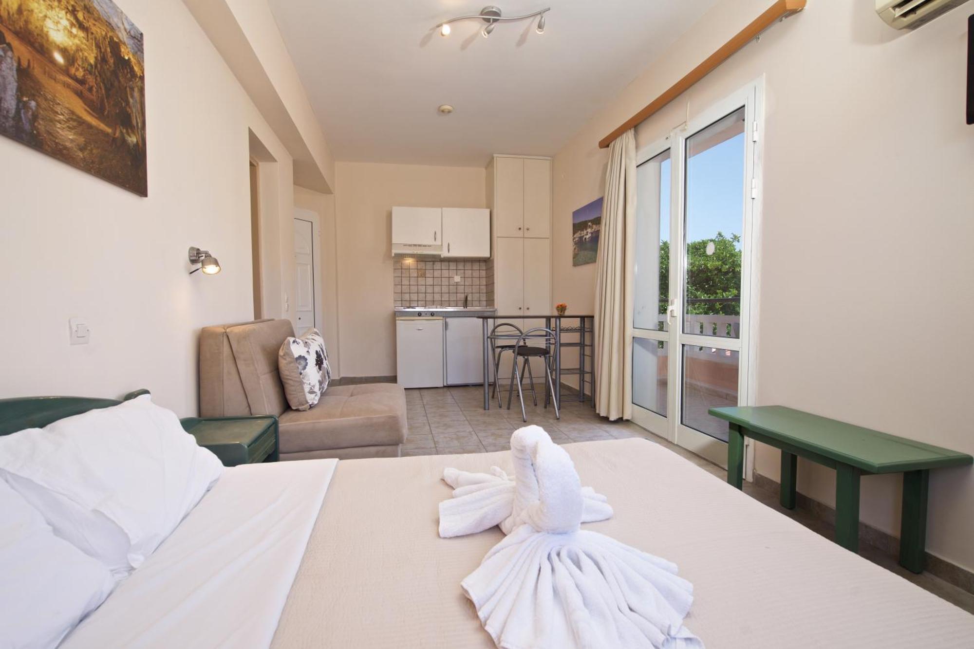 Skala  Theodora Studios & Apartments מראה חיצוני תמונה